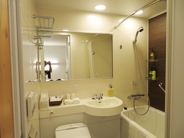 20200920熱中ゲストハウスツインの部屋のお風呂.JPG